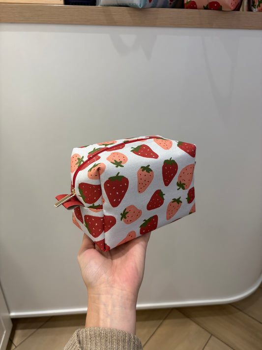 Estojo/Nécessaire Strawberry SweetHeart | COLEÇÃO DIA DOS NAMORADOS