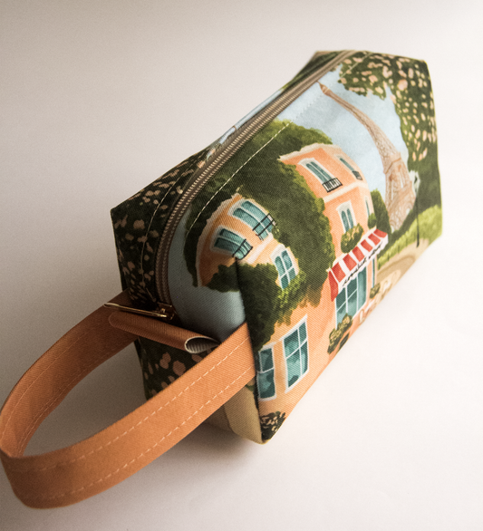 Estojo/Nécessaire com alça | Manhãs na Torre