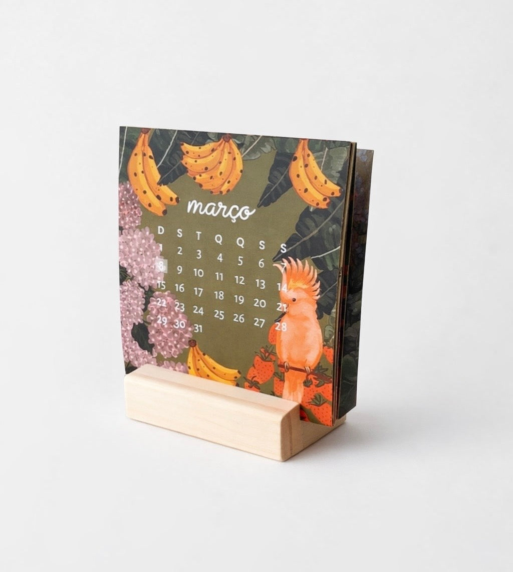 Calendário de Mesa 2026 | Base em madeira
