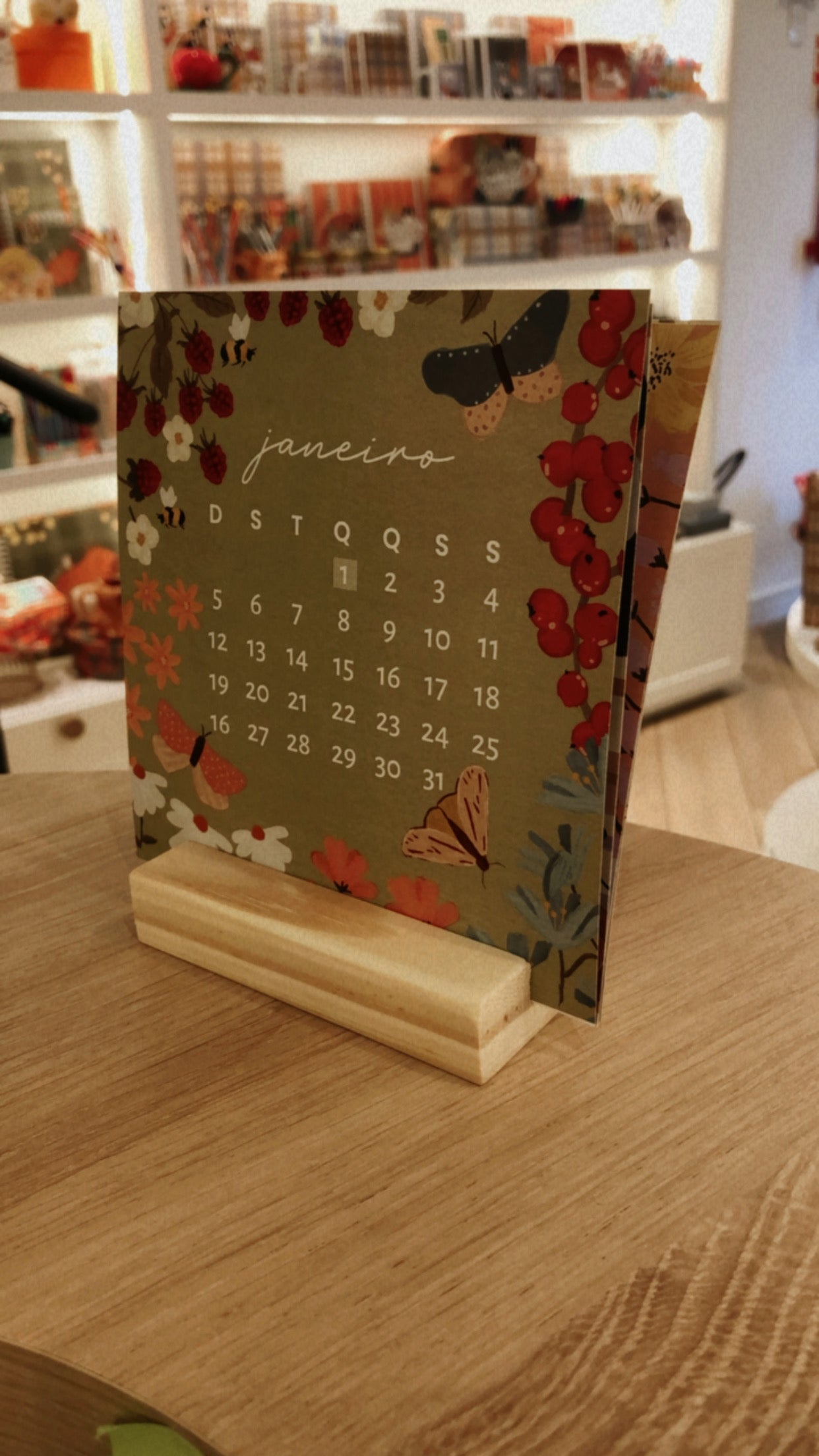 Calendário de Mesa | Base em madeira
