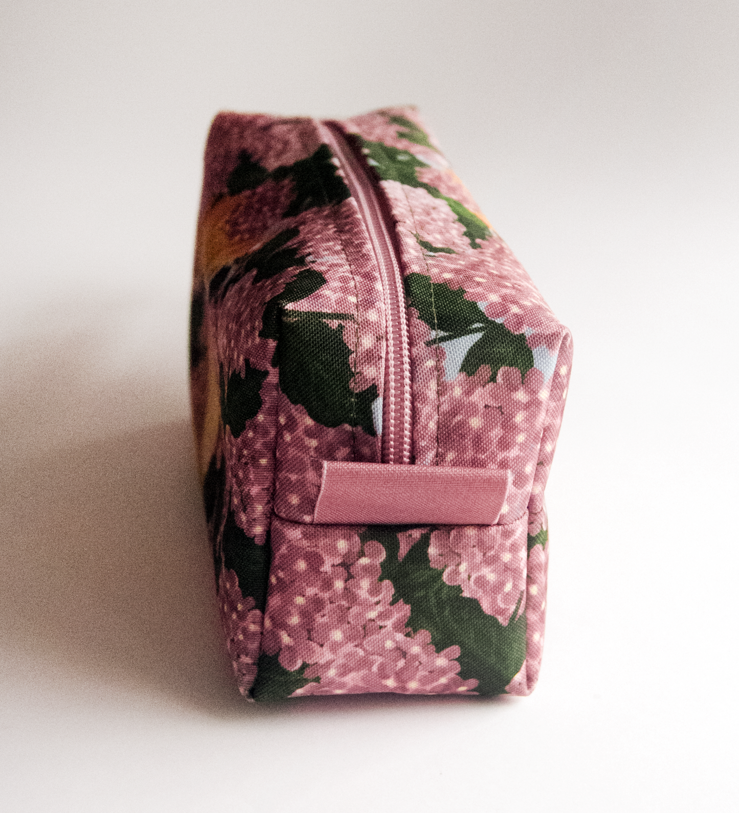 Estojo/Nécessaire com alça | Hortênsias e Ronron