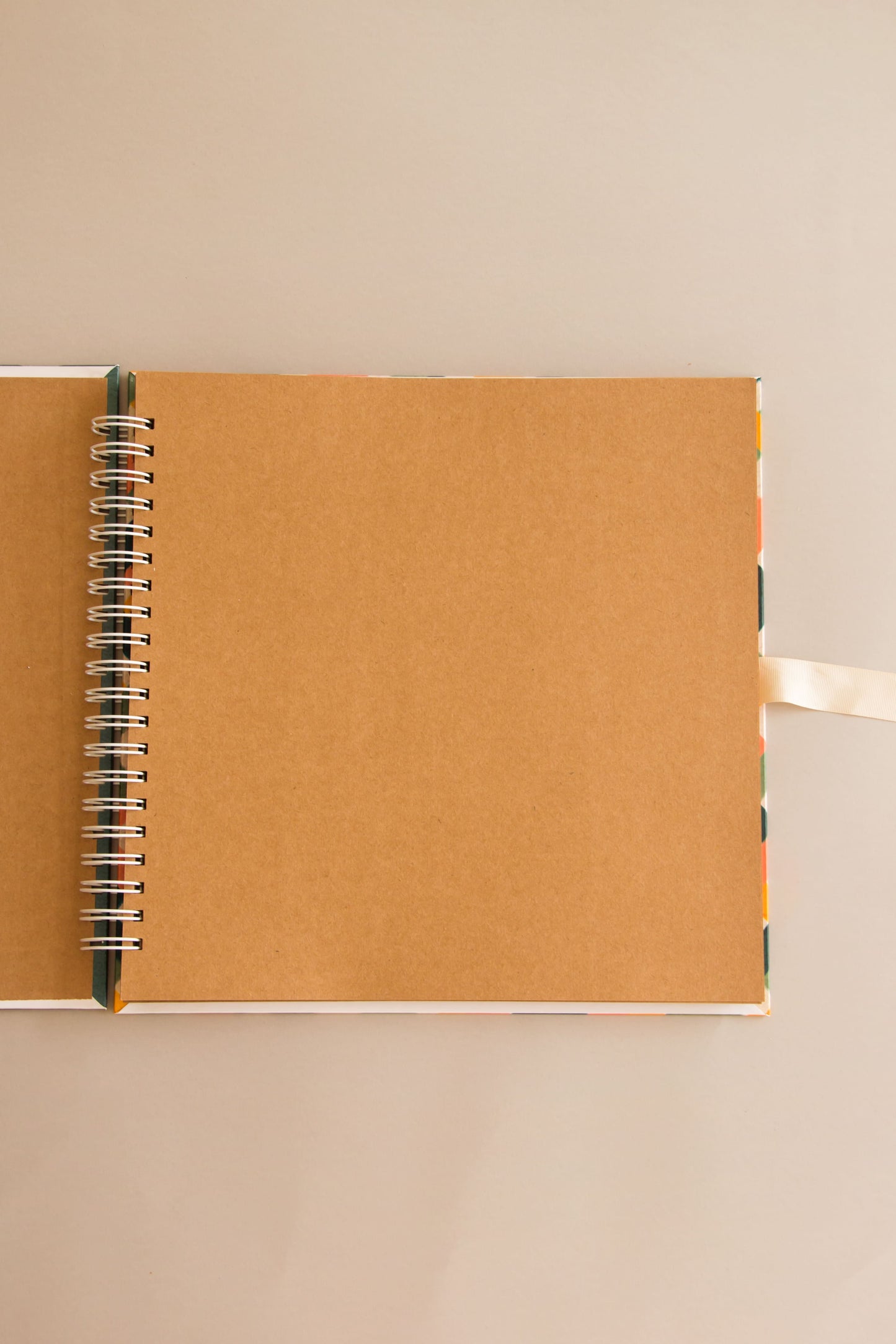 Scrapbook - Álbum de Fotos Pinceladas Ferrugem