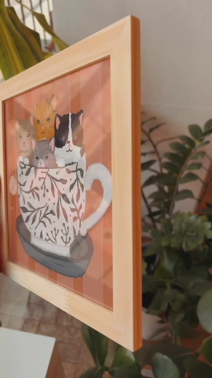Quadro com moldura Pinus | Chá com Gatinhos