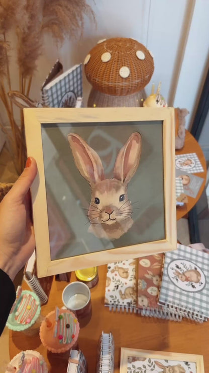 Quadro com moldura Pinus | Senhor Coelho (verde)